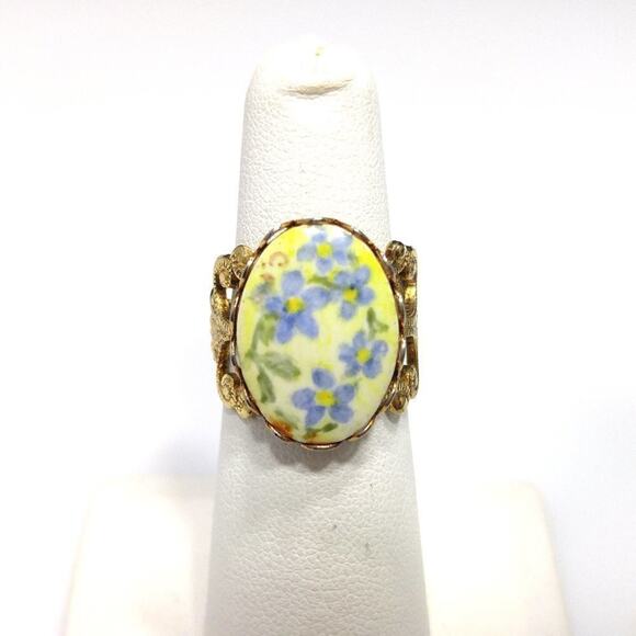 Blue Floral Filigree Ring, Hand Painted Ceramic Oval, US Size 6, Vintage Jewelry - Picture 1 of 8